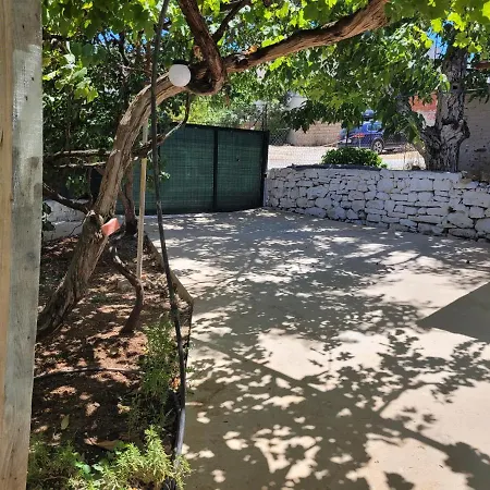 Vacation With A Private Garden Sarande